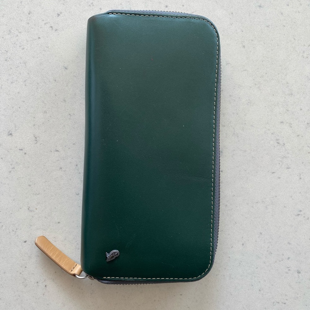 Bellroy zipper wallet